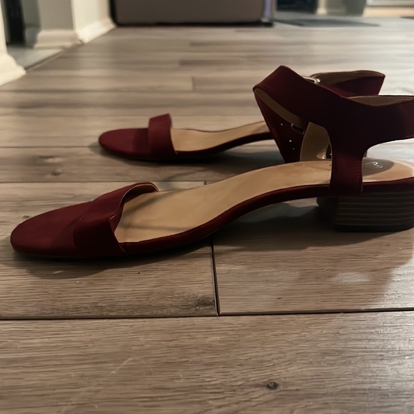 Brash Burgundy Heels - Picture 3 of 3